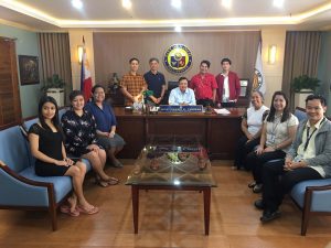 Iloilo Bloggers Society with Mayor Jerry Trenas