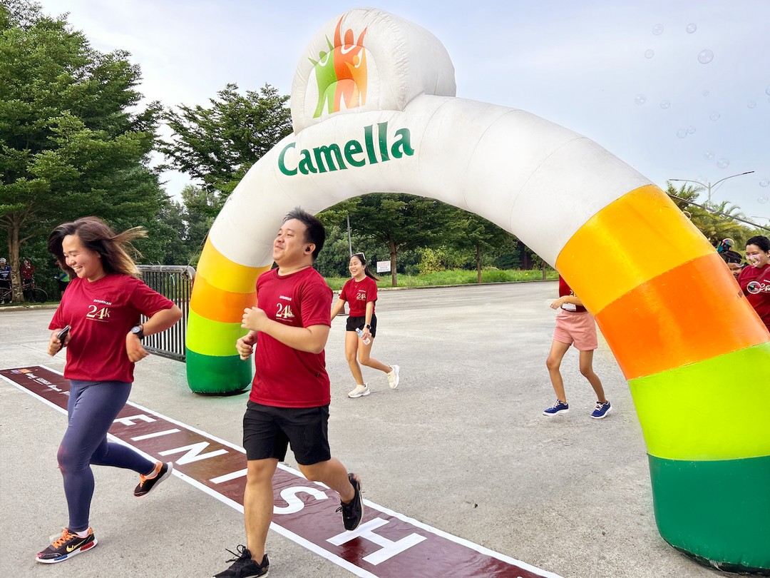 This engaging Savannah Bubble Fun Run, filled with the playful charm of bubbles and a shared enthusiasm for a healthy lifestyle, sets a joyful tone for the succeeding activities.